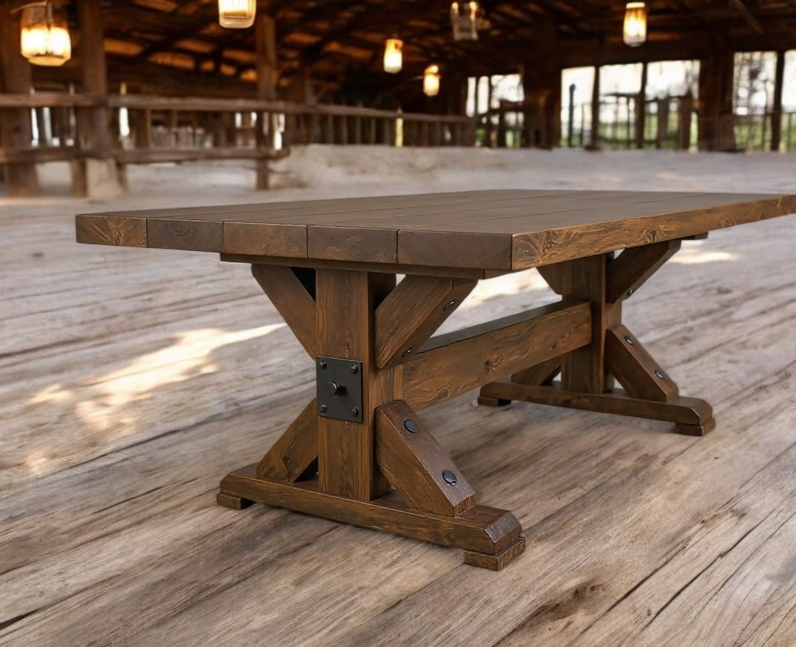 Rustikt runt matbord med iläggsskiva